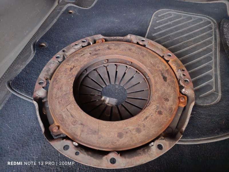 Nissan Xtrail T30 QR25 Clutch + Flywheel - Used