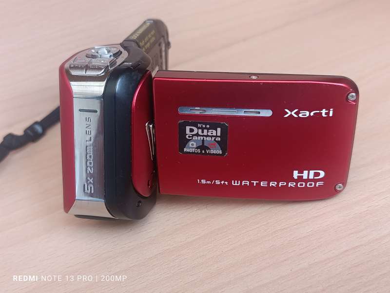 Sanyo VPC-CA9 Xacti 9 Megapixel Water Proof HD Digital Video Camera