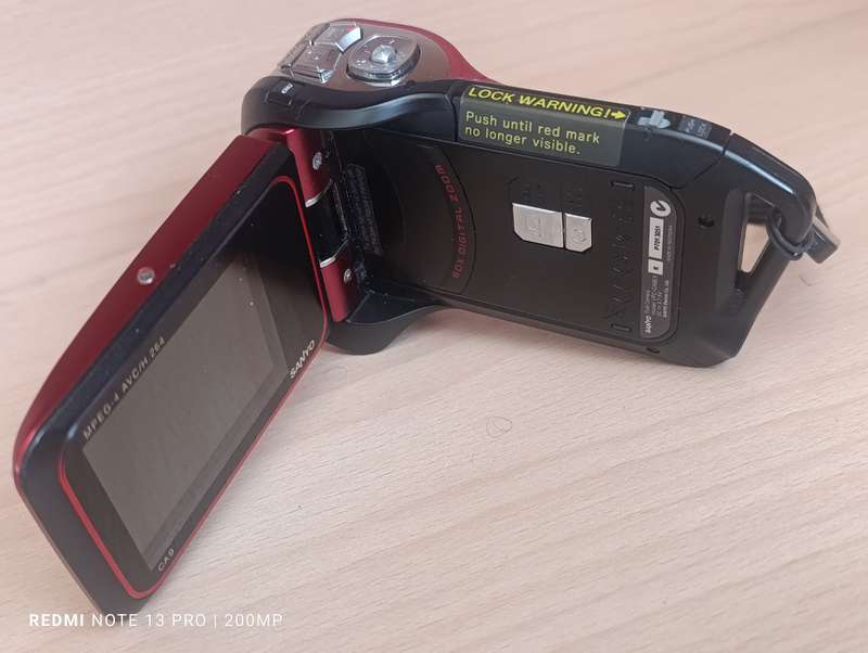 Sanyo VPC-CA9 Xacti 9 Megapixel Water Proof HD Digital Video Camera