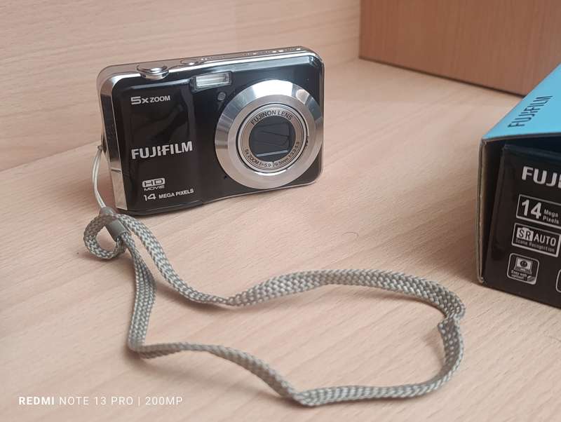 Fujifilm FinePix AX500 - 14MP - 5x Zoom - Digital Camera