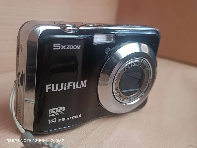 Fujifilm FinePix AX500 - 14MP - 5x Zoom - Digital Camera