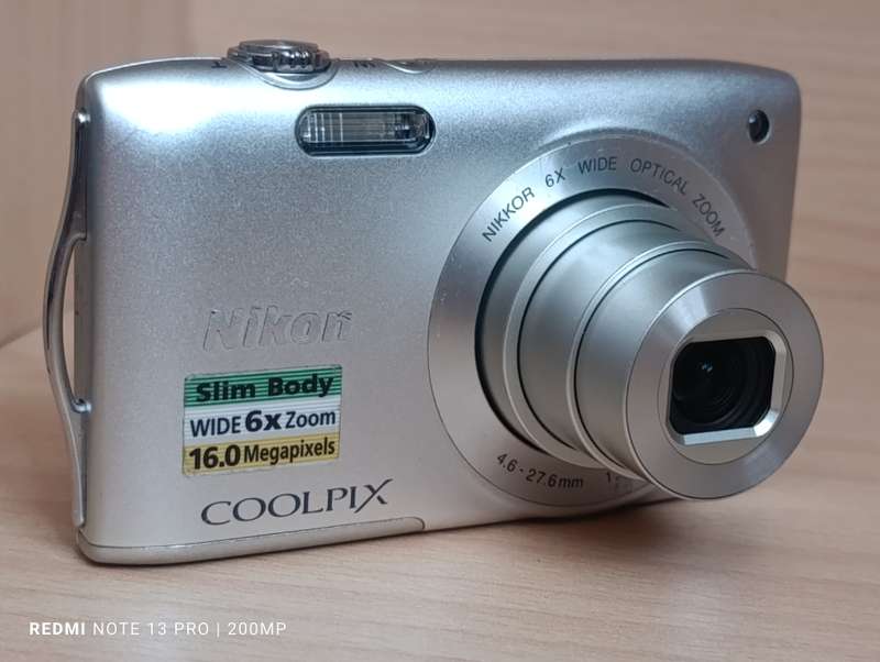 Nikon Coolpix S3200 - 16MP - 6x Zoom - Digital Camera