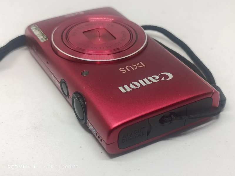Canon IXUS 140 - 16MP - 8x Zoom - Digital Camera - No Charger included