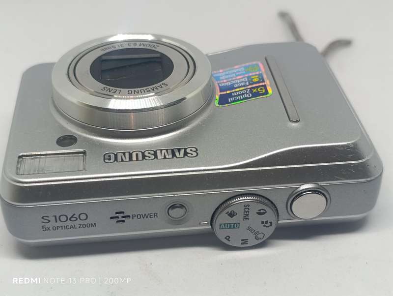 Samsung S1060 - 10.2MP - 5x Zoom - Digital Camera