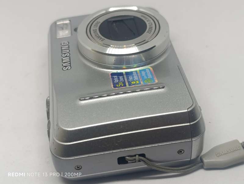 Samsung S1060 - 10.2MP - 5x Zoom - Digital Camera