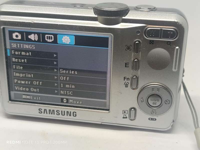 Samsung S1060 - 10.2MP - 5x Zoom - Digital Camera