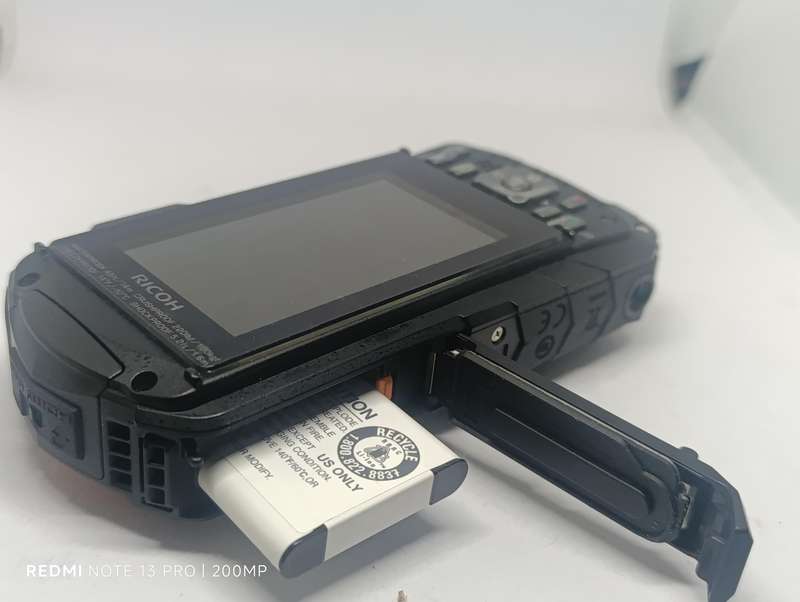 Ricoh WG-60 - 16MP - 5x Zoom - Waterproof Digital Camera
