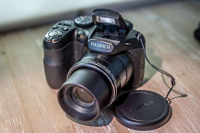 Fujifilm Finepix S2960 - 14MP - 18x Zoom - Digital Camera