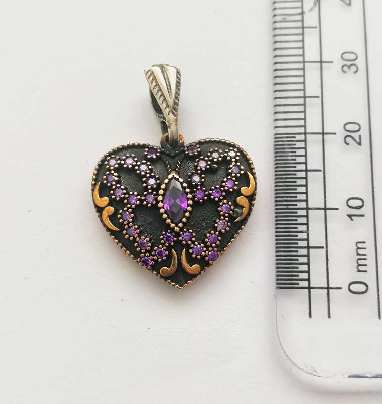 925 Sterling Silver Heart Pendant with Amethysts