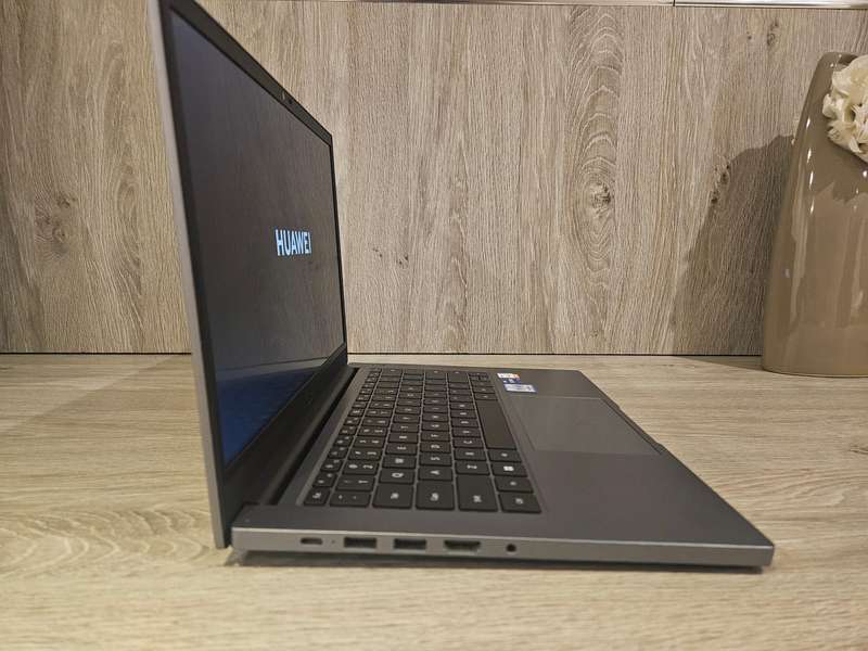Huawei MateBook B3-440  I7 12th Gen - 16 GB RAM - 512 GB SSD - MANUFACTURER'S WARRANTY UNTIL 2028