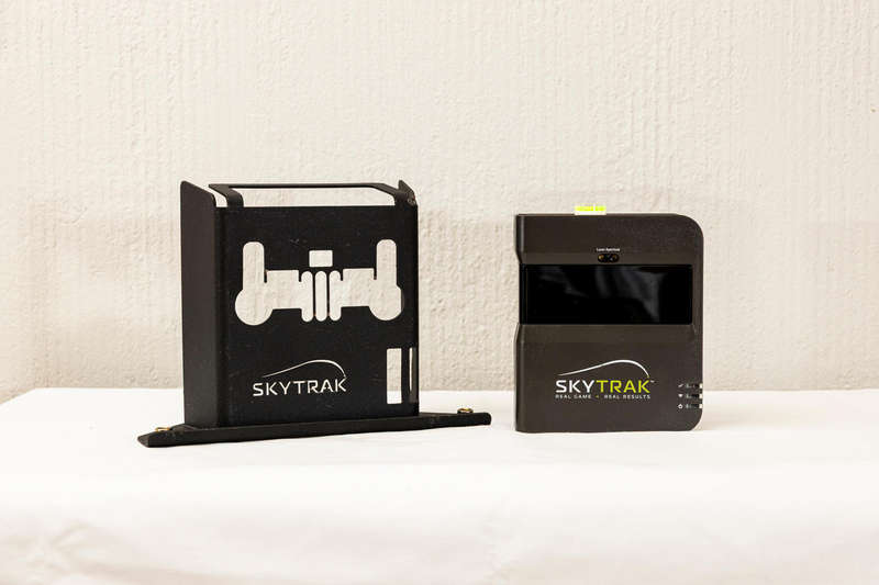 SkyTrak Golf Launch monitor & simulator
