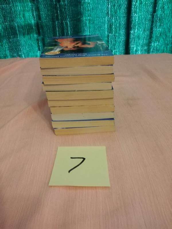 10 Assorted Mills and Boon Modern Romance