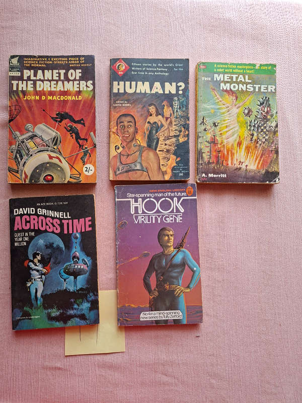 10 Assorted Ace Sci-fi Books