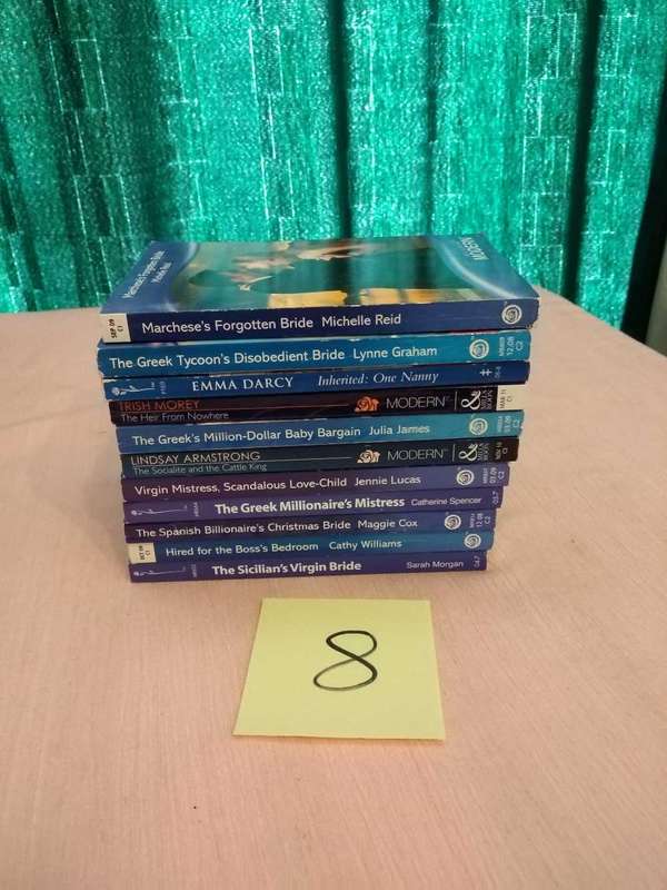 11 Assorted Mills and Boon Modern Romance