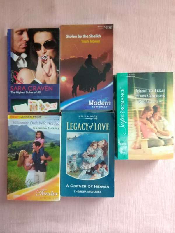 10 Assorted Mills and Boon