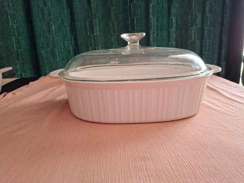 Corning Ware Oval Casserole Dish with Lid