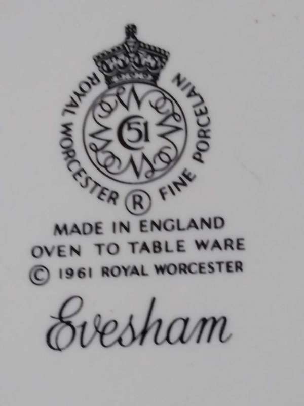 Royal Worchester Flan /Pie Dish