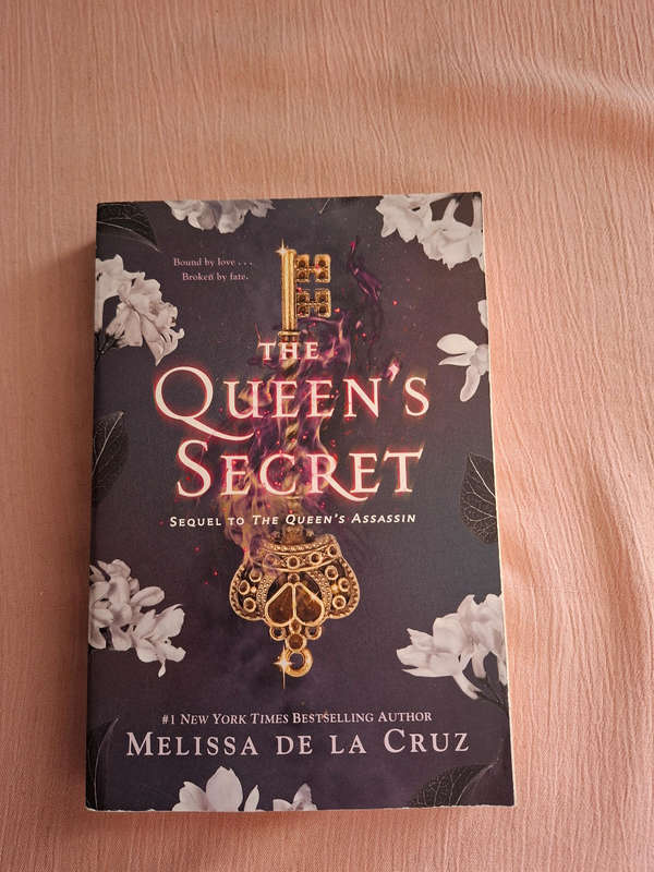 Melissa De La Cruz The Queen's Assassin & The Queen's Secret