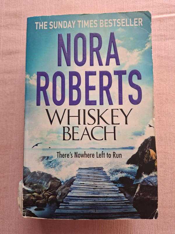 Nora Roberts Whiskey Beach