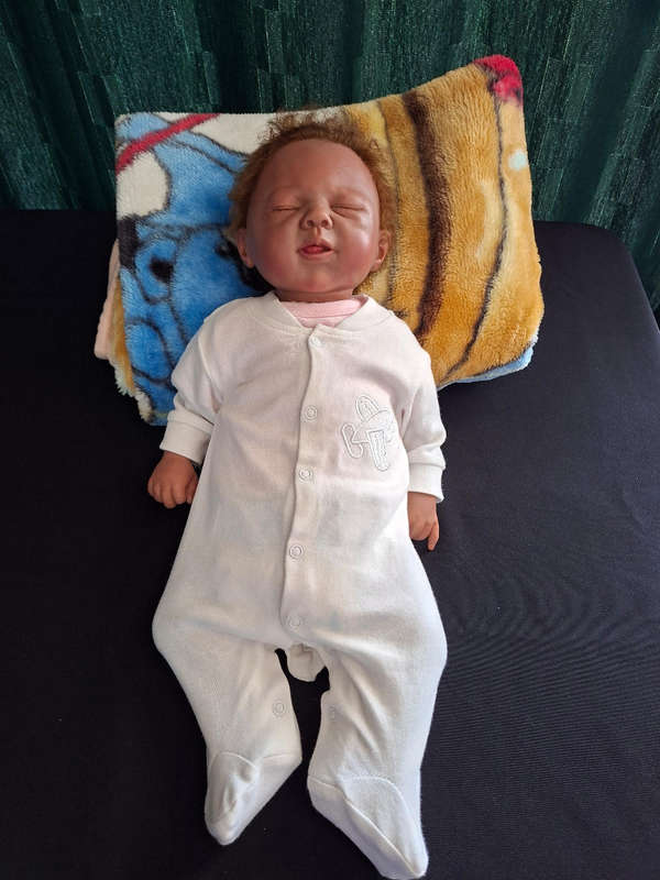 Life-like silicone "Reborn Baby " Doll