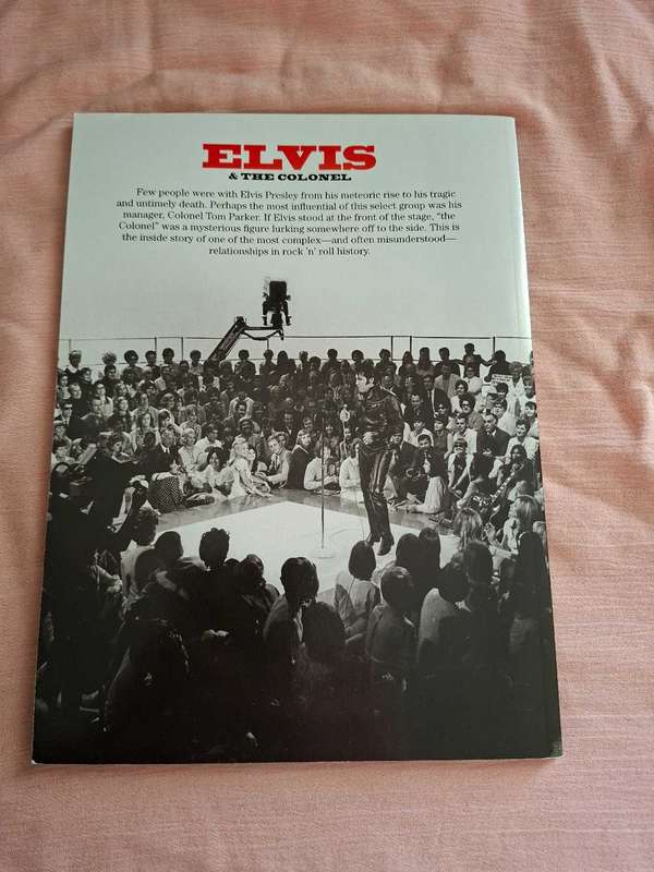 Elvis Presley 2 dvds, magazine and 2 plaques