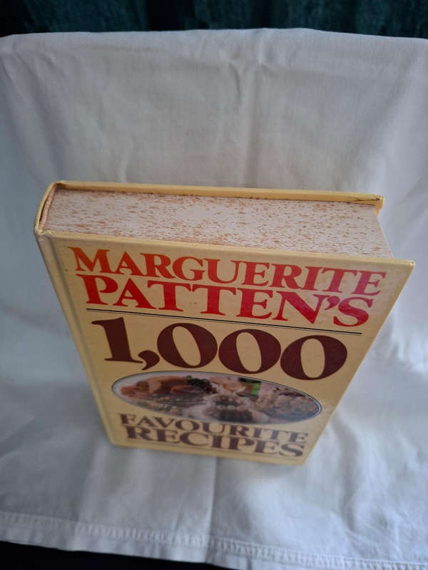 Marguerite Patten's 1000 Favorite Recipes