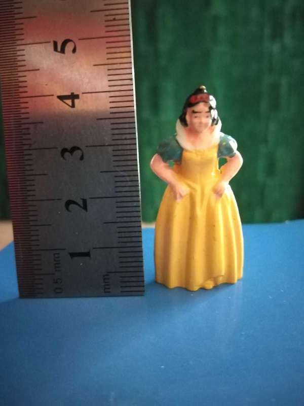 Disneykins Snow White in box