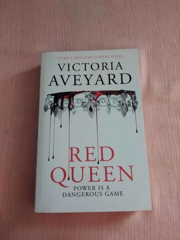 Victoria Aveyard Red Queen