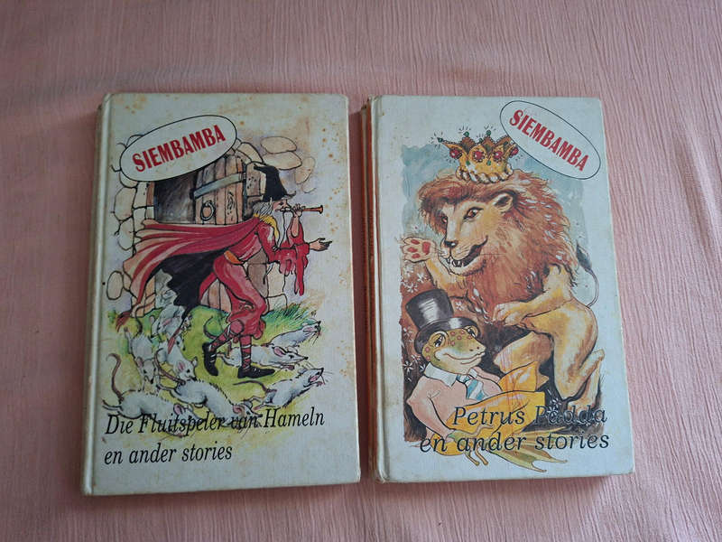 Siembamba 8 Assorted story books