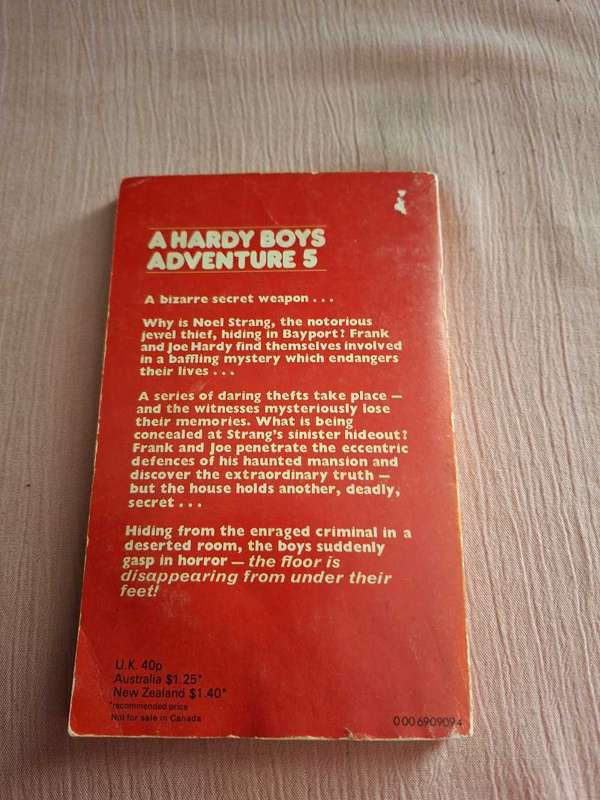 Franklin W. Dixon Hardy Boys The mystery of the disappearing floor