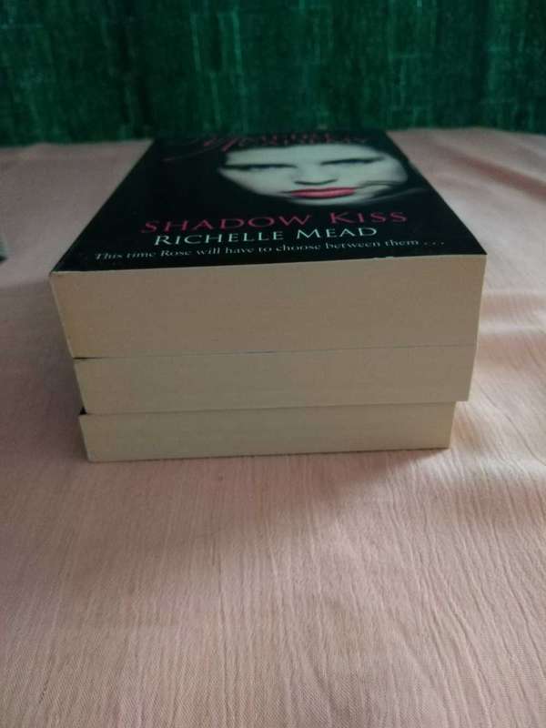 Vampire Academy Collection box set of 3 Richelle Mead