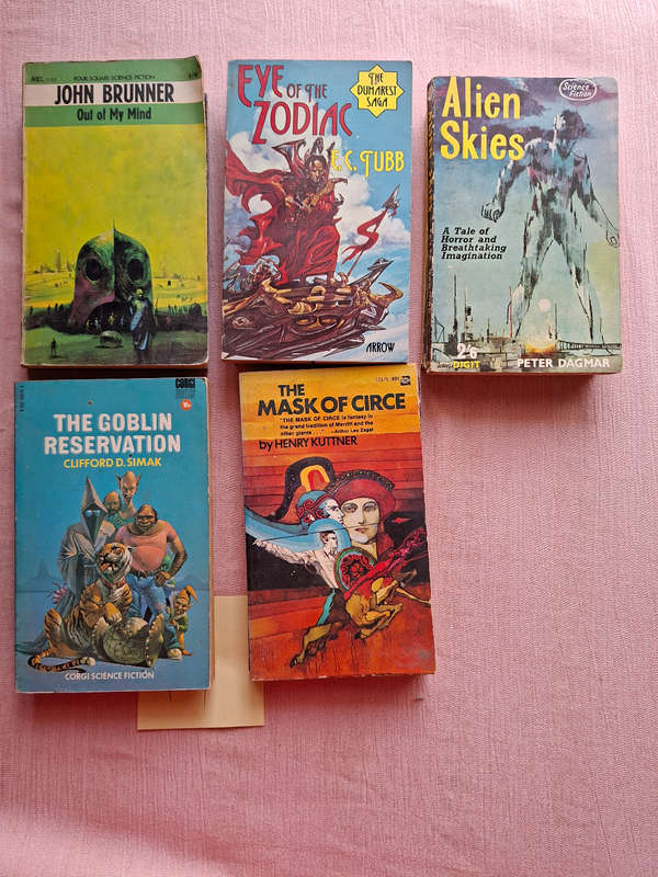 10 Assorted Ace Sci-fi Books