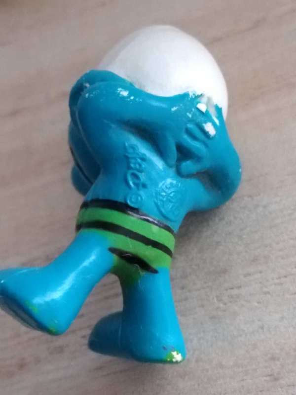 Smurf Sunbathing Peyo