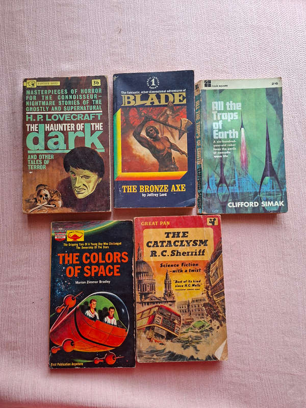10 Assorted Sci-fi Books