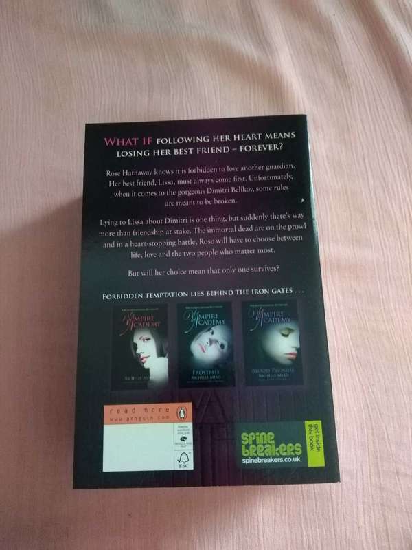 Vampire Academy Collection box set of 3 Richelle Mead