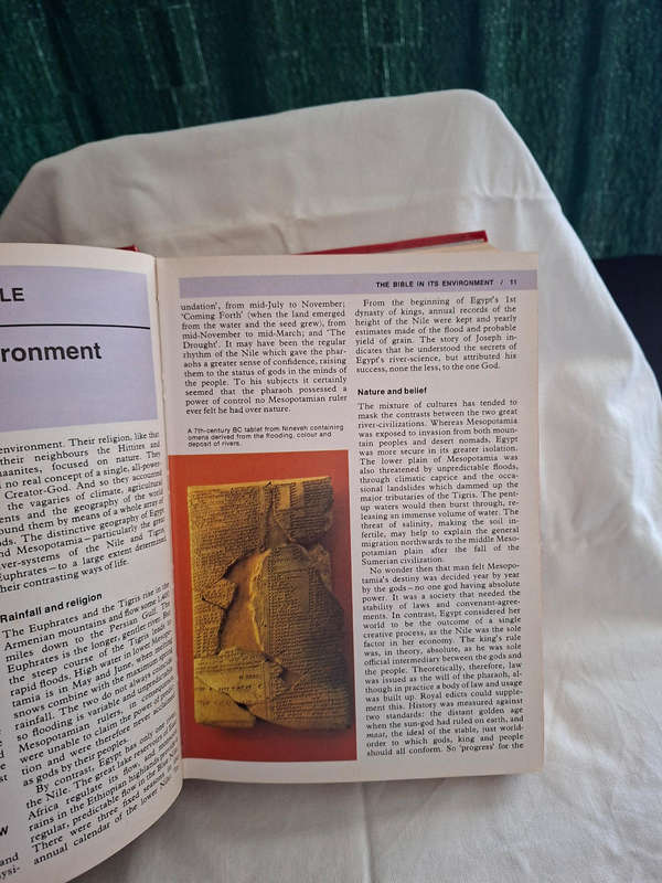 The Lion Handbook to the Bible