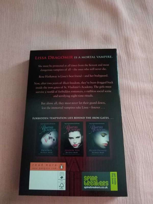 Vampire Academy Collection box set of 3 Richelle Mead