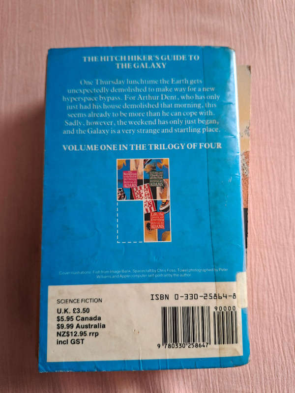 Douglas Adams Theh Hitchhiker's guide to the Galaxy Books 1 to 4