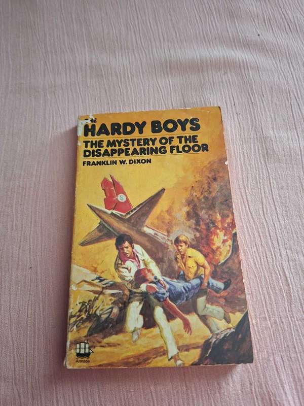Franklin W. Dixon Hardy Boys The mystery of the disappearing floor