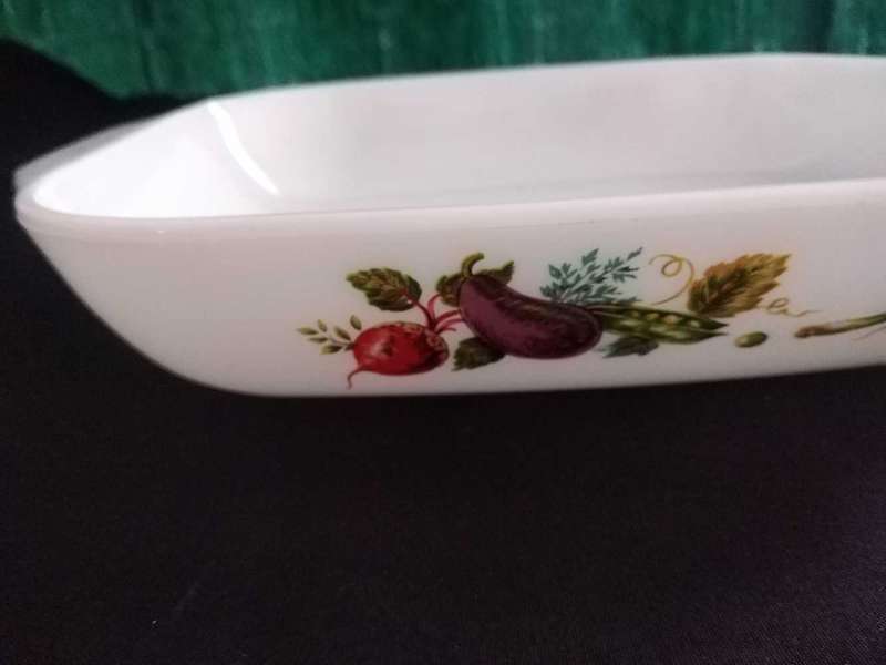 Vintage Pyrex Dish