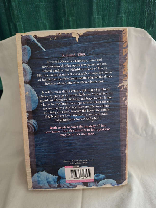 Elisabeth Gifford Secrets of the Sea House