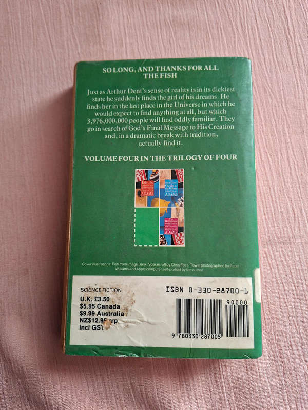 Douglas Adams Theh Hitchhiker's guide to the Galaxy Books 1 to 4