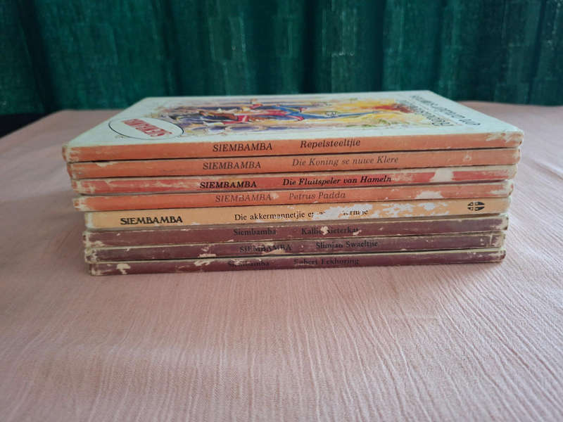 Siembamba 8 Assorted story books