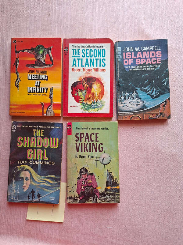 10 Assorted Ace Sci-fi Books