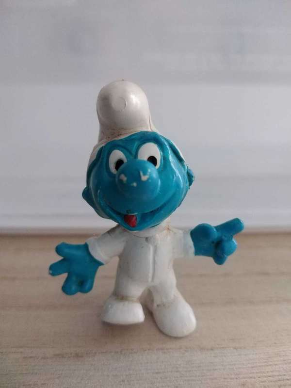Smurf Dressed in white Peyo