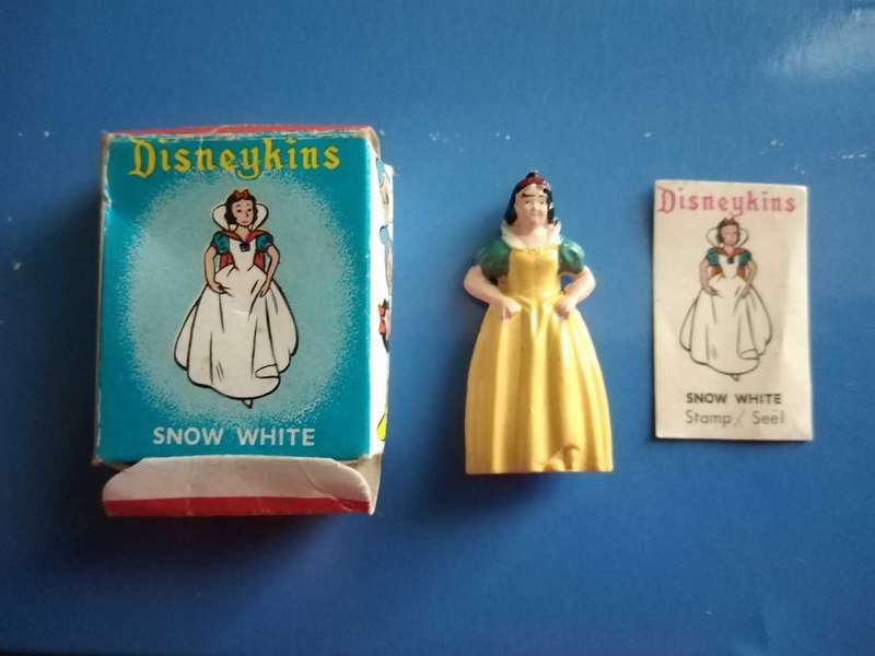 Disneykins Snow White in box
