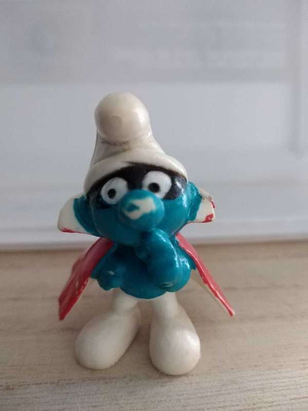 Smurf Caped Hero Peyo