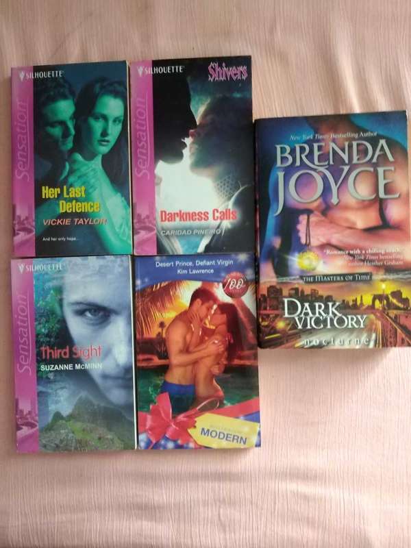 10 Assorted Mills and Boon