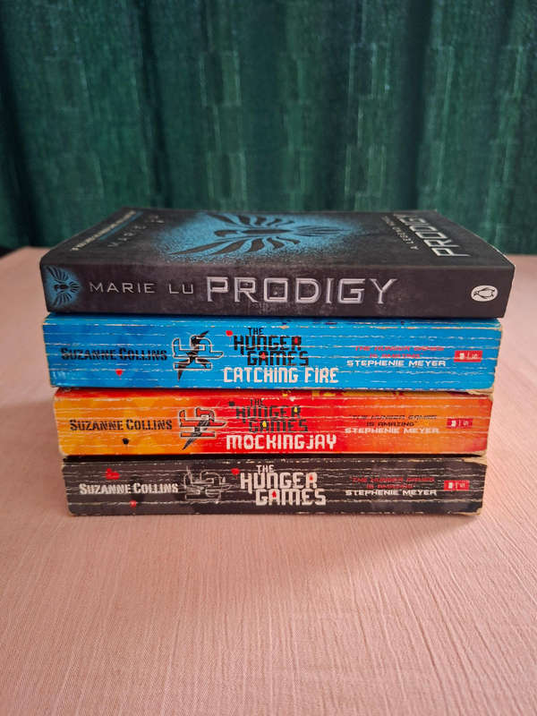 Suzanne Collins Rhe Hunger Games Books 1, 2 & 3 Plus Marie Lu Prodigy