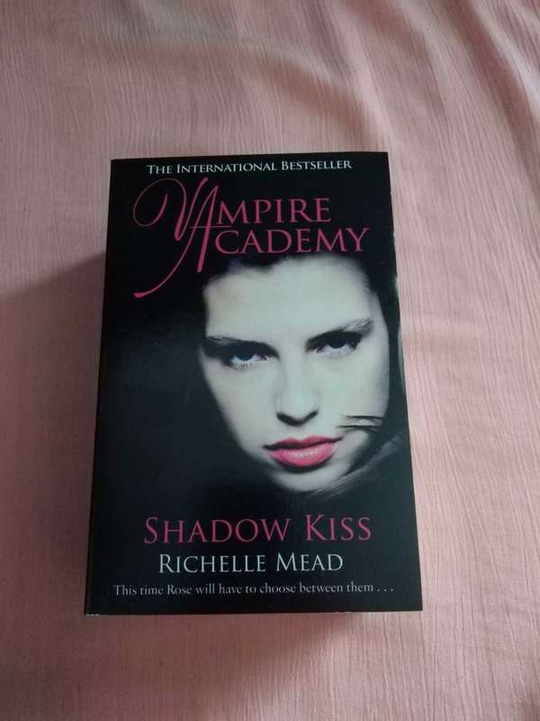 Vampire Academy Collection box set of 3 Richelle Mead